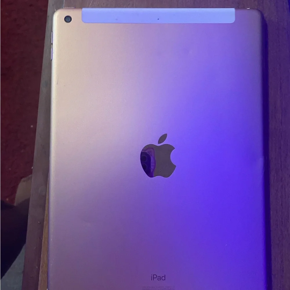 Apple Gold and Pink Tablet with Sleek Design and Advanced Features